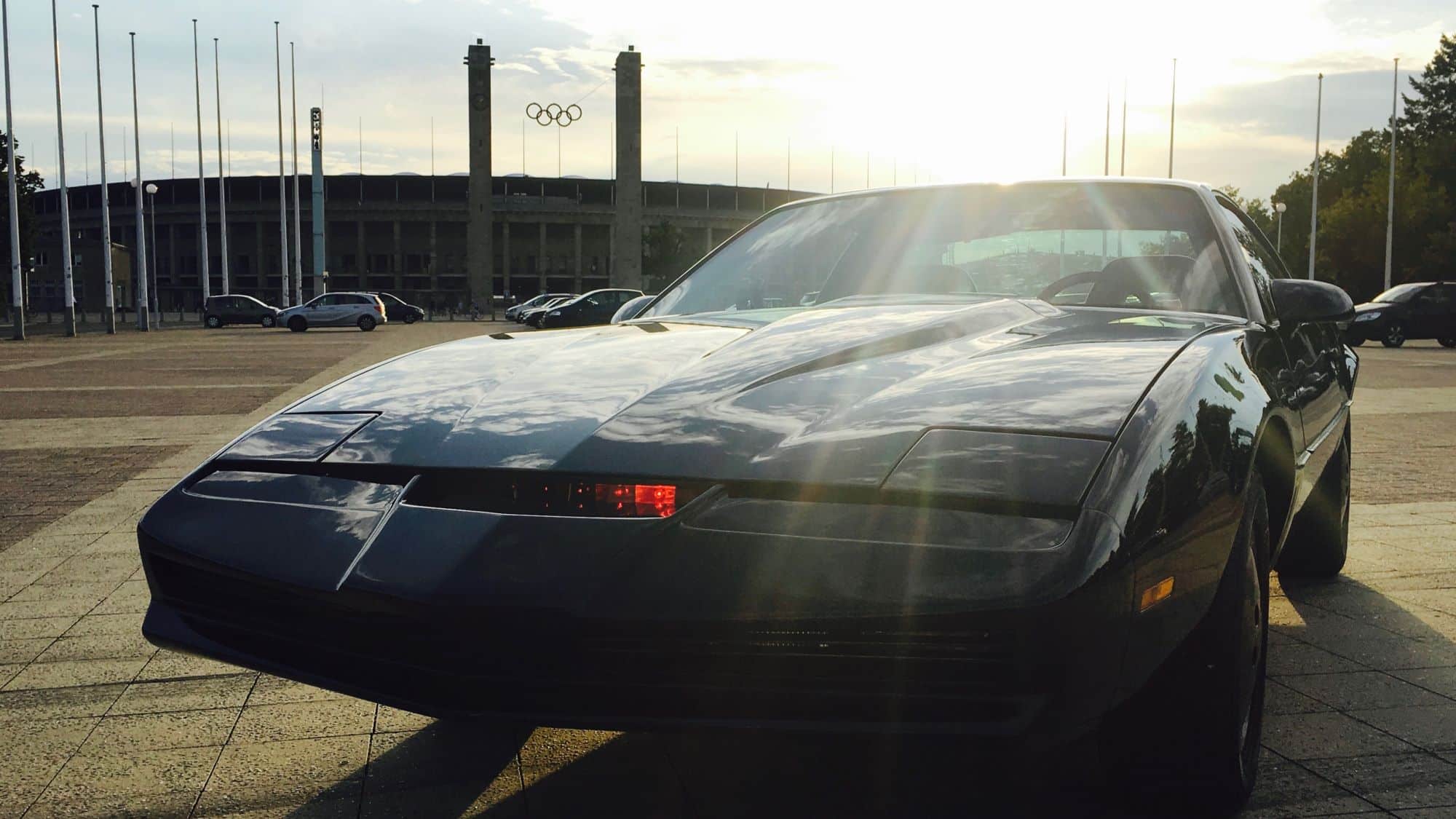 Das schwarze selbstfahrende Hightech-Auto KITT aus der 80er-serie Knight Rider