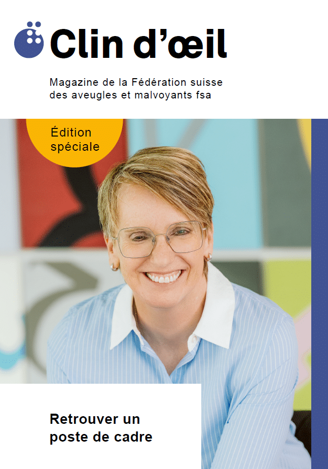 Page de couverture Clin d'œil 3/25. Une femme vêtue d'un chemisier bleu à col blanc sourit à la caméra. Elle porte des lunettes et a les cheveux blonds courts.