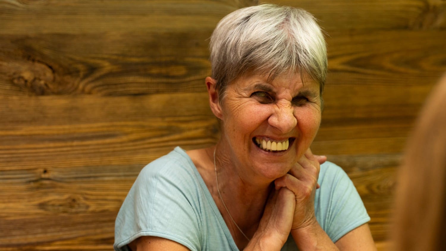 Domenica Griesser lacht in die Kamera.