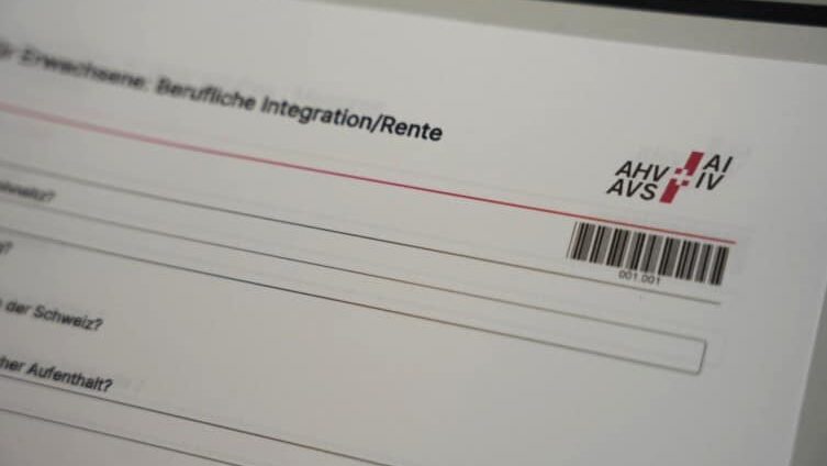 Ein Ausschnitt eines AHV-Dokuments mit dem AHV/IV Logo.