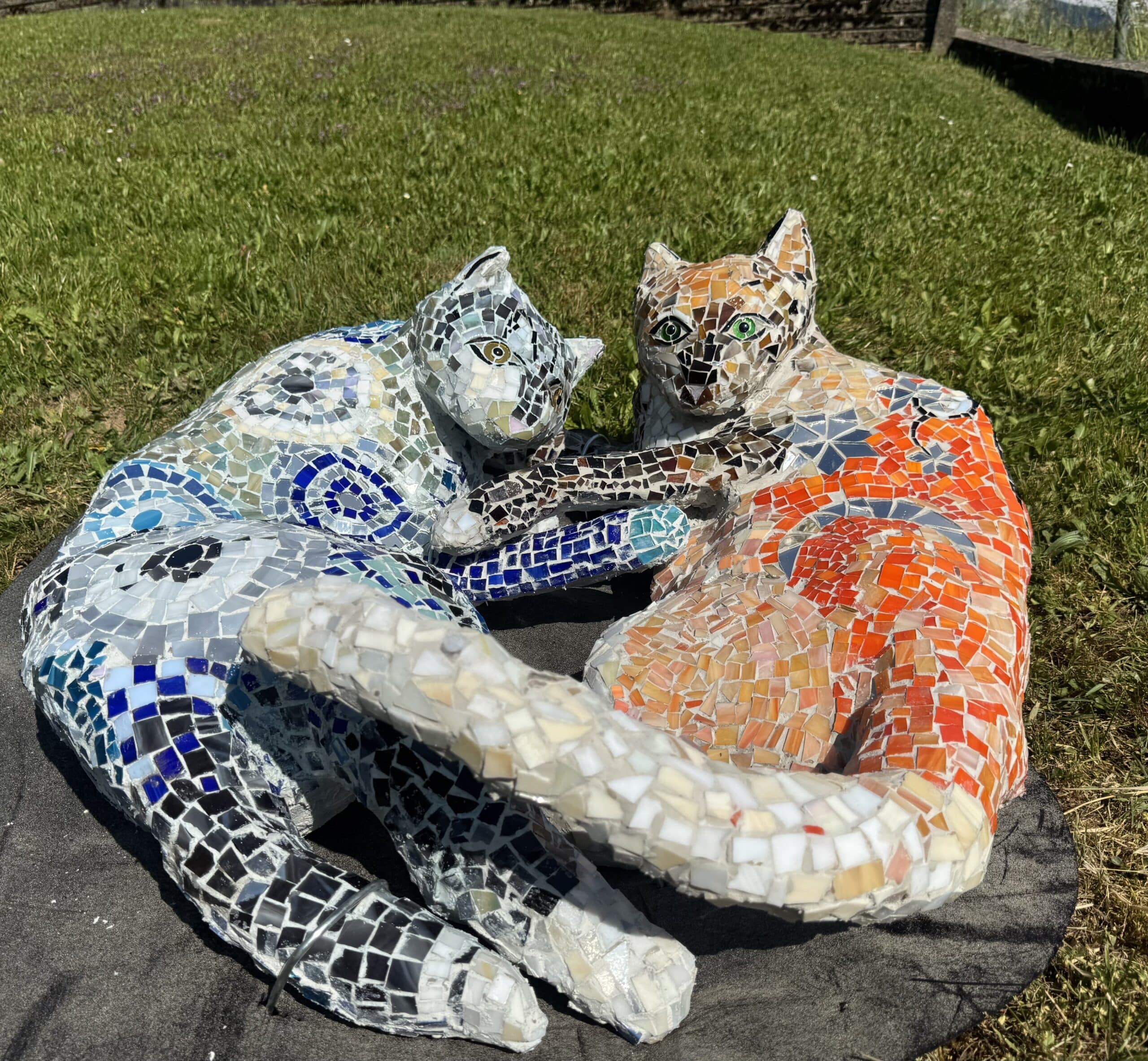Sculpture de 2 chats